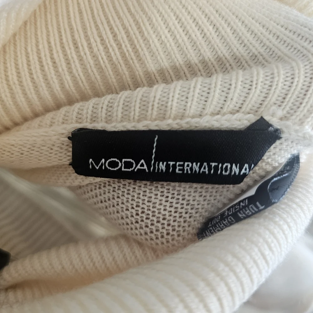 Moda International Ivory Knit Sweater Merino Wool 95%{Bx20}